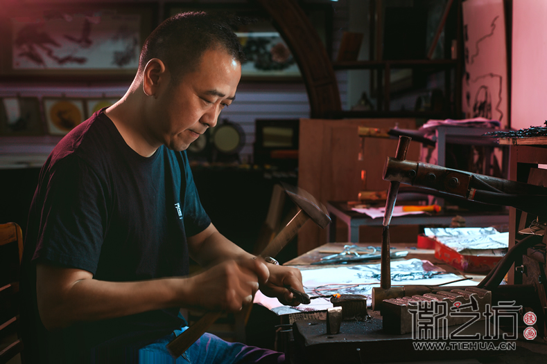 鐵畫(huà)名師-楊開(kāi)勇